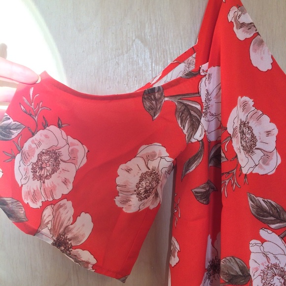 HYFVE Coral Poppy Cut-Out Shoulder Blouse - Picture 2 of 8